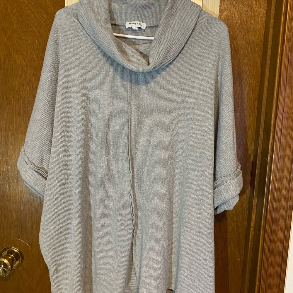 Hailey & Company 2X Gray Short Sleeve Cowl-Neck Sweater